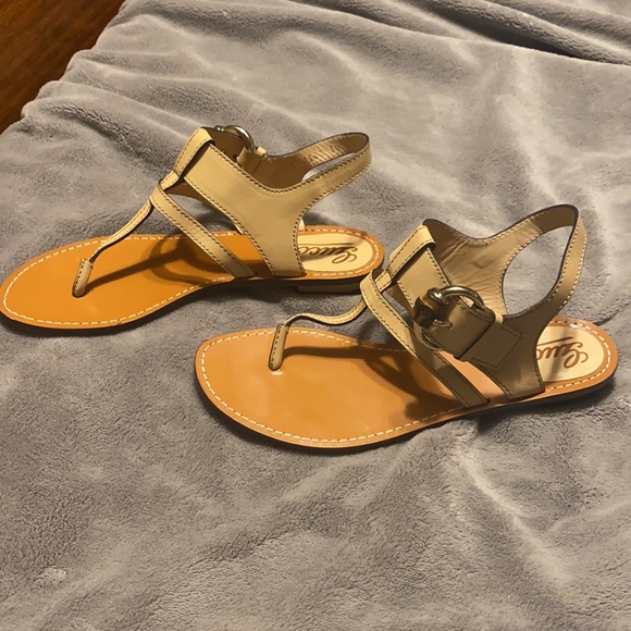 Women’s Gucci Sandals - Picture 2 of 7